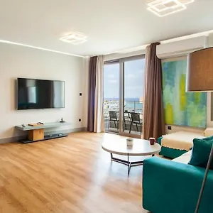 Minimal Loft Art With Sea View Over Harbour Candia