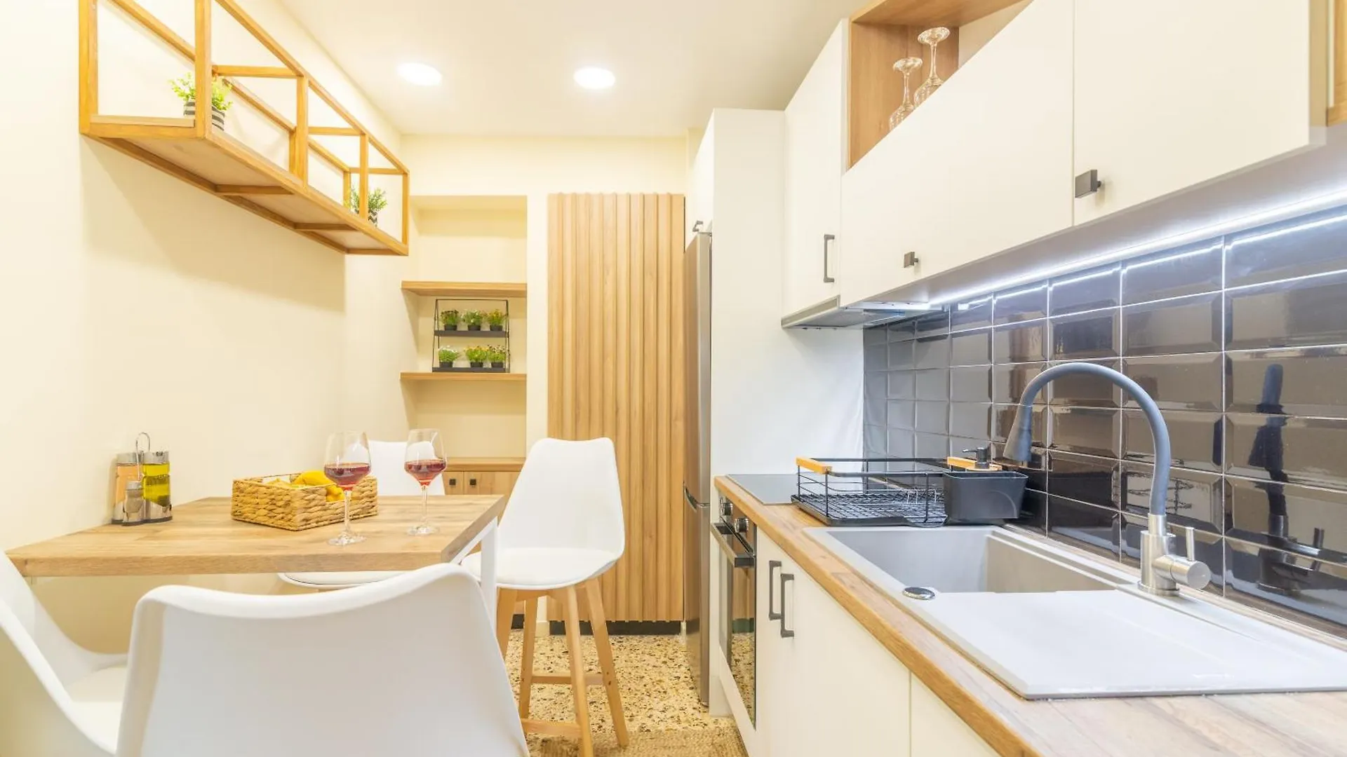 New Renovated Apt In City Center Ηράκλειο Κρήτης Διαμέρισμα